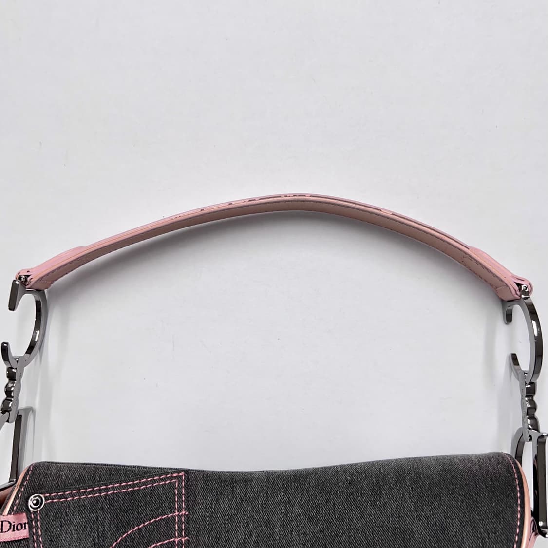 디올 새들백 흑청 데님 핑크 페이턴트 상품이미지8