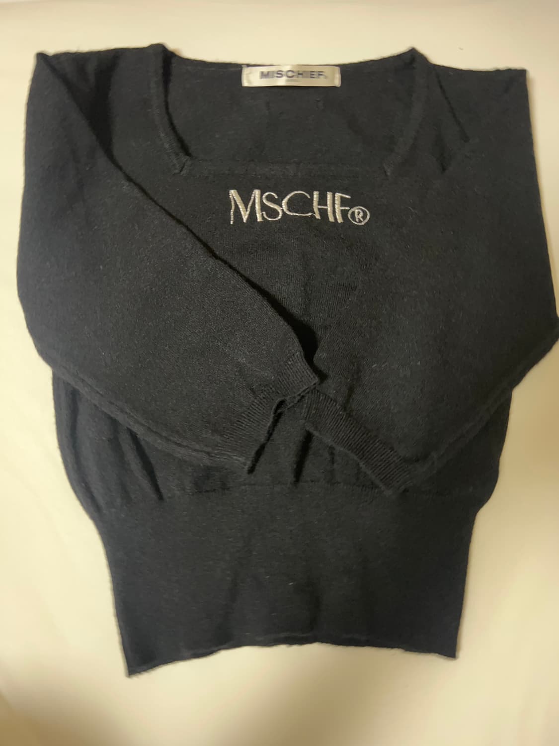 미스치프 크롭니트 상품이미지1