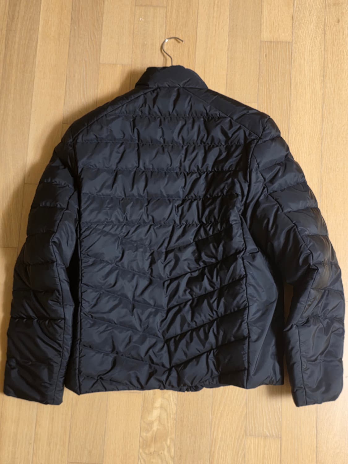 [새상품급 / 50 ] 프라다 리나일론 삼각로고 다운 숏 패딩 자켓 블랙 상품이미지2