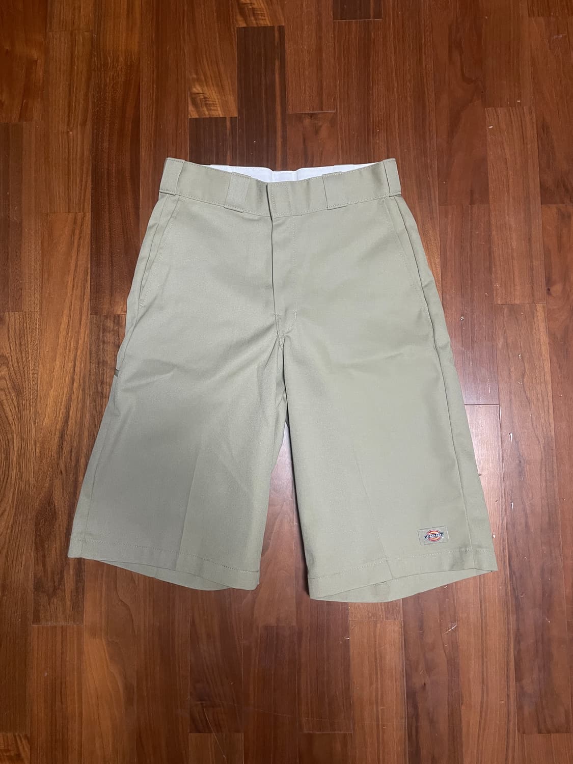 디키즈 42283 루즈핏 워크 쇼츠 Khaki 버뮤다 팬츠 (28) 상품이미지2