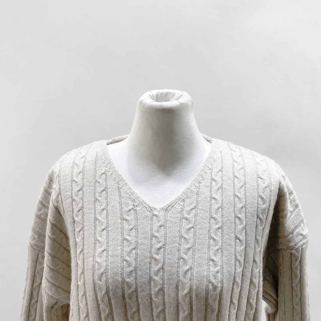 stunning 택새상품 여성루즈핏브이넥니트 f  상품이미지2