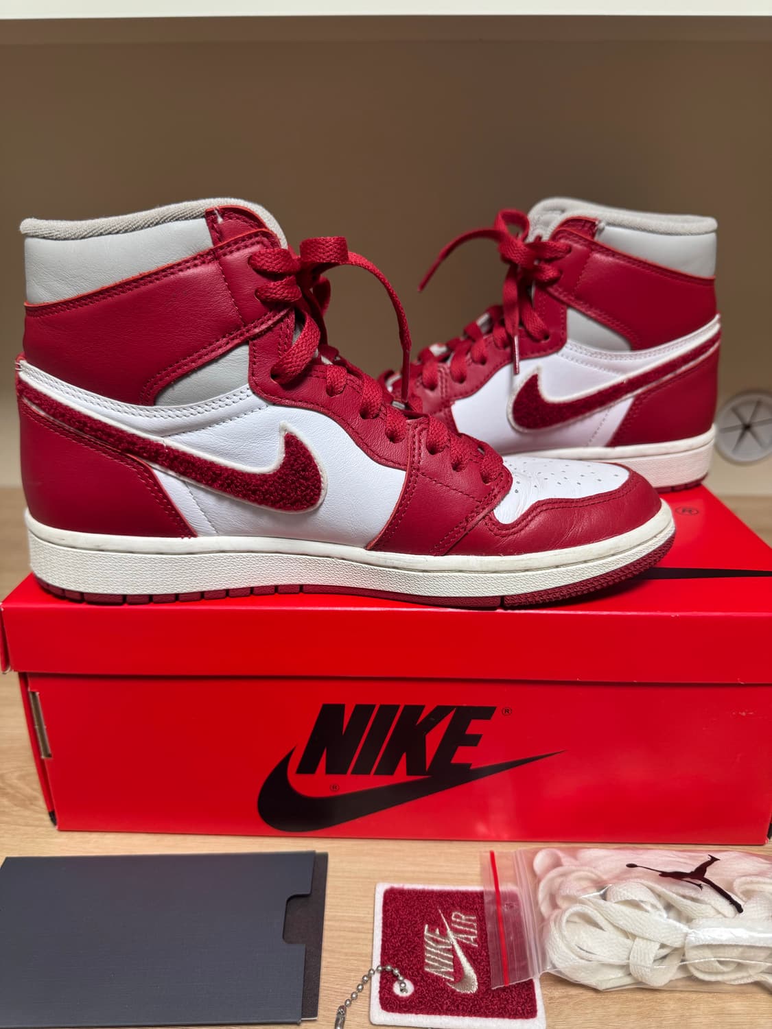 나이키 조던 1 레트로 하이 OG 바시티 레드 245 상품이미지6