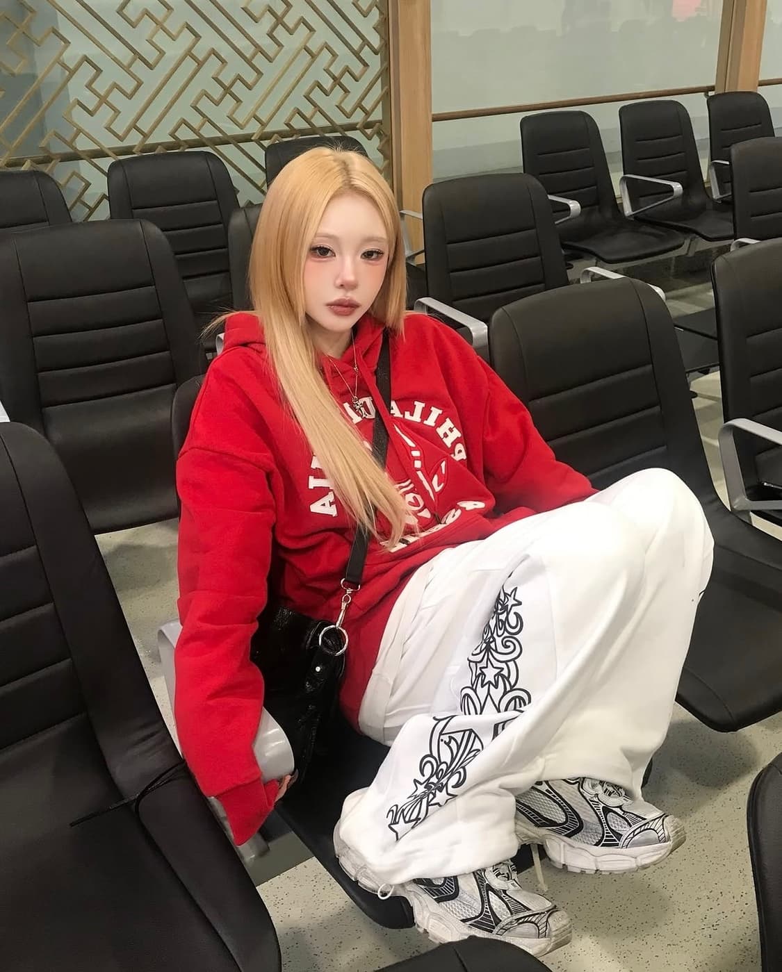 세이에 아플리케 후드티 상품이미지1