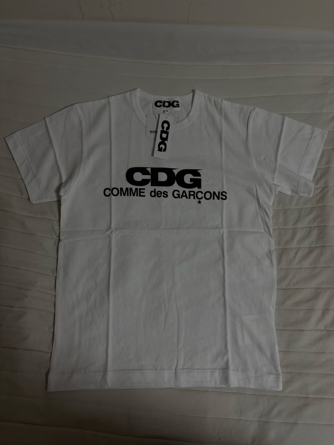 꼼데가르송 CDG 반팔 화이트 새상품 상품이미지3
