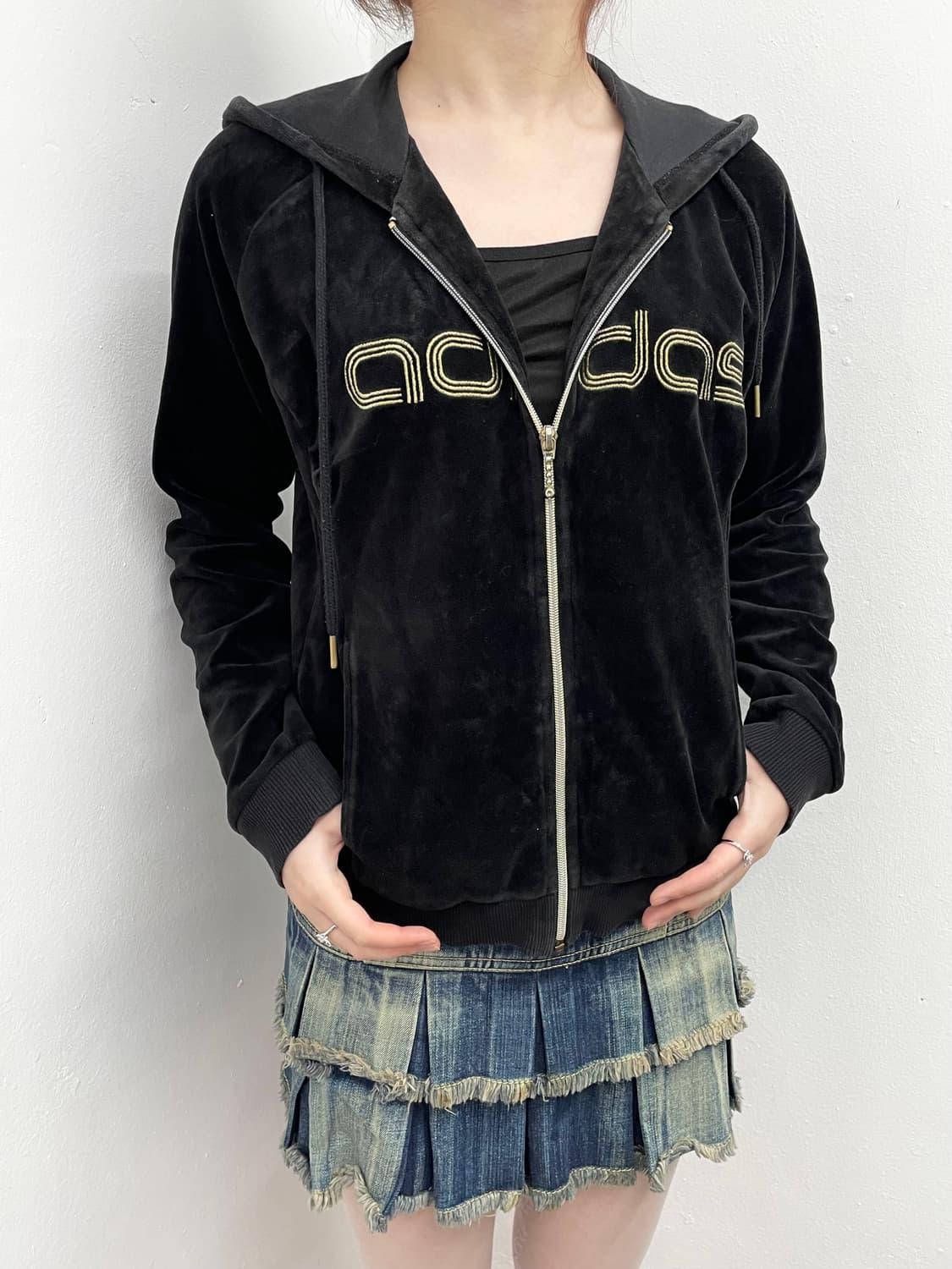 아디다스 벨벳 로고 후드집업 상품이미지2