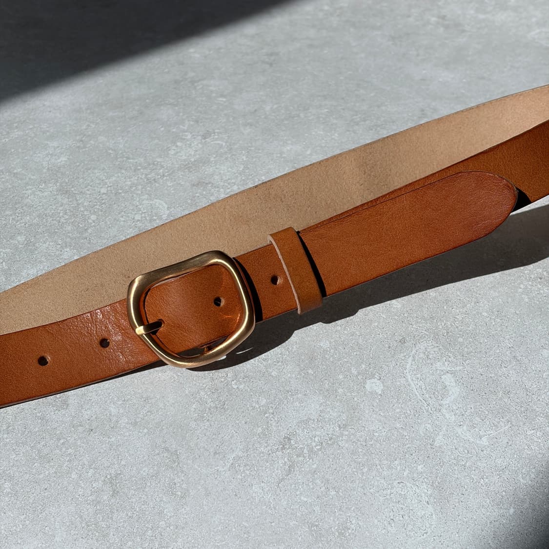 Oribell 커브드 24k 골드플레이트 버클 볼드 베지터블 소가죽 벨트 상품이미지1