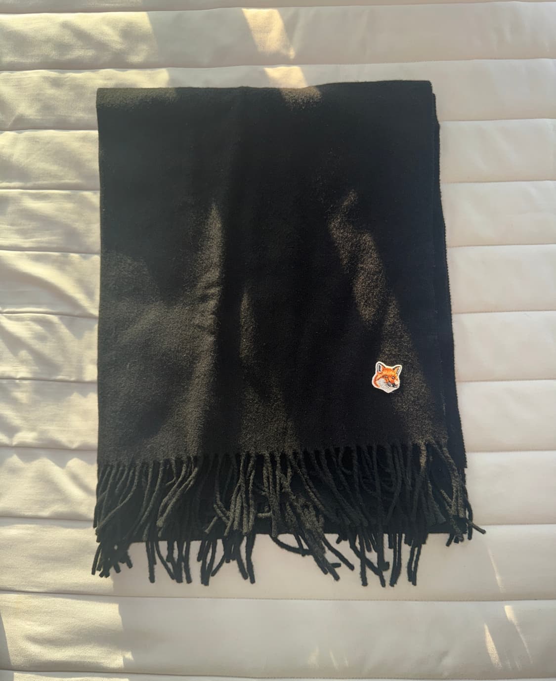 메종 키츠네 스몰 폭스 헤드 울 머플러 블랙 상품이미지1