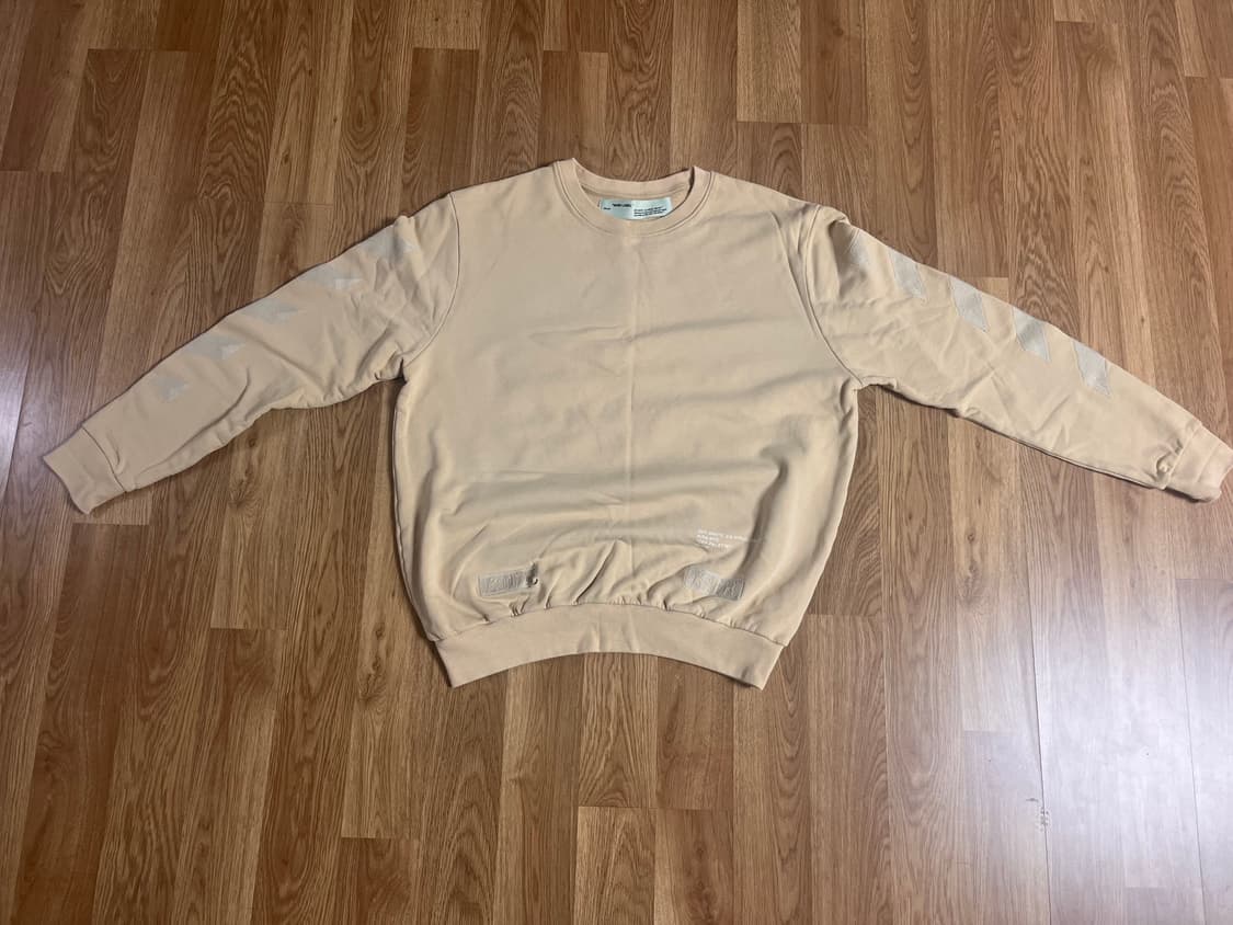 오프화이트 맨투맨 상품이미지1