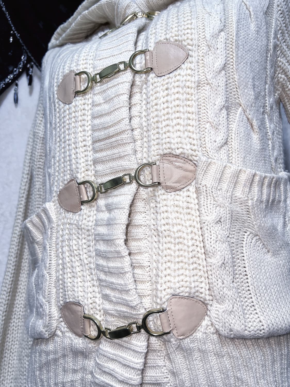 세실맥비 아이보리 뽀글이 후드 니트가디건 자켓 코트 달천 모리 라떼갸루 상품이미지5