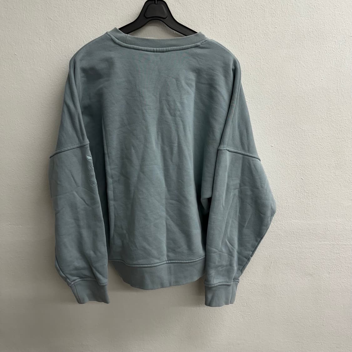 아디다스 크롭 월드 디즈니 콜라보 맨투맨 S 상품이미지4