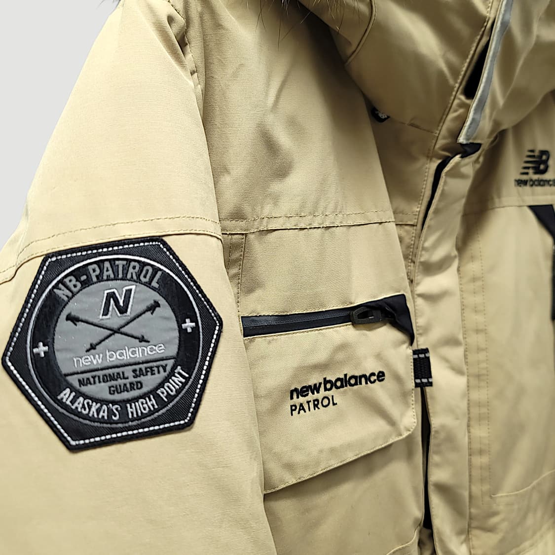 [95] 뉴발란스 베이지 패트롤 구스다운 패딩 상품이미지6