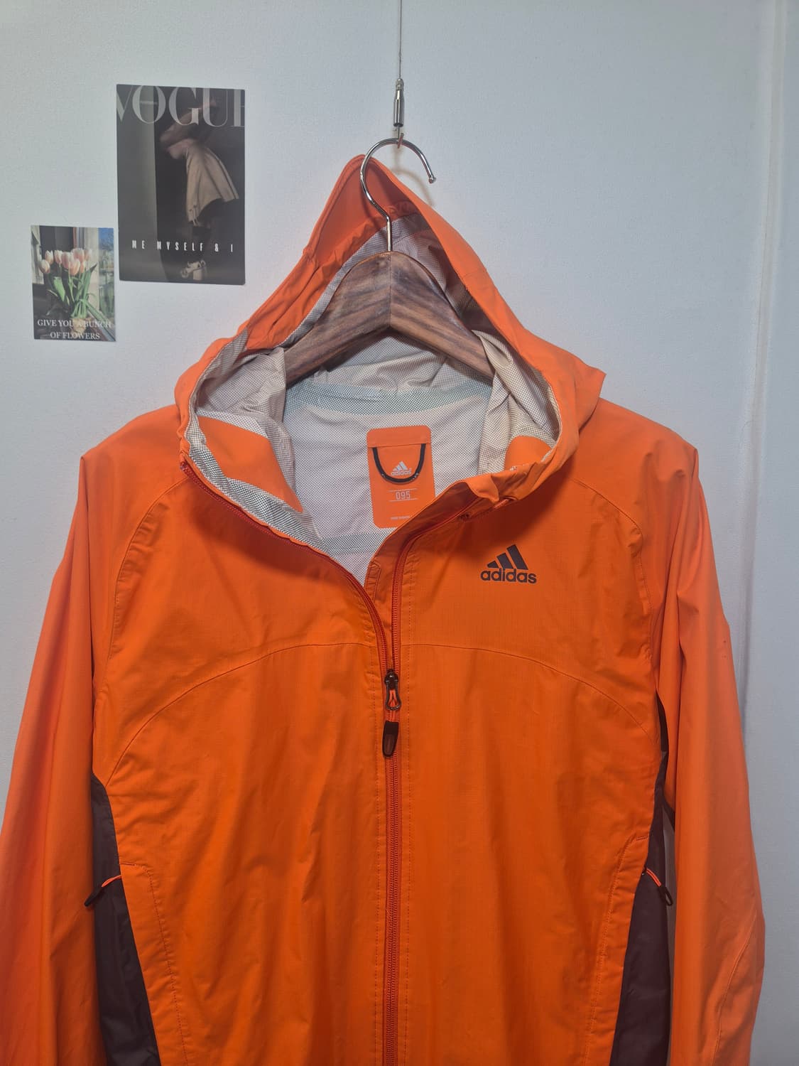 아디다스 오렌지색 후드 집업  95
사이즈 실측  가슴 단면54   ,  상품이미지2