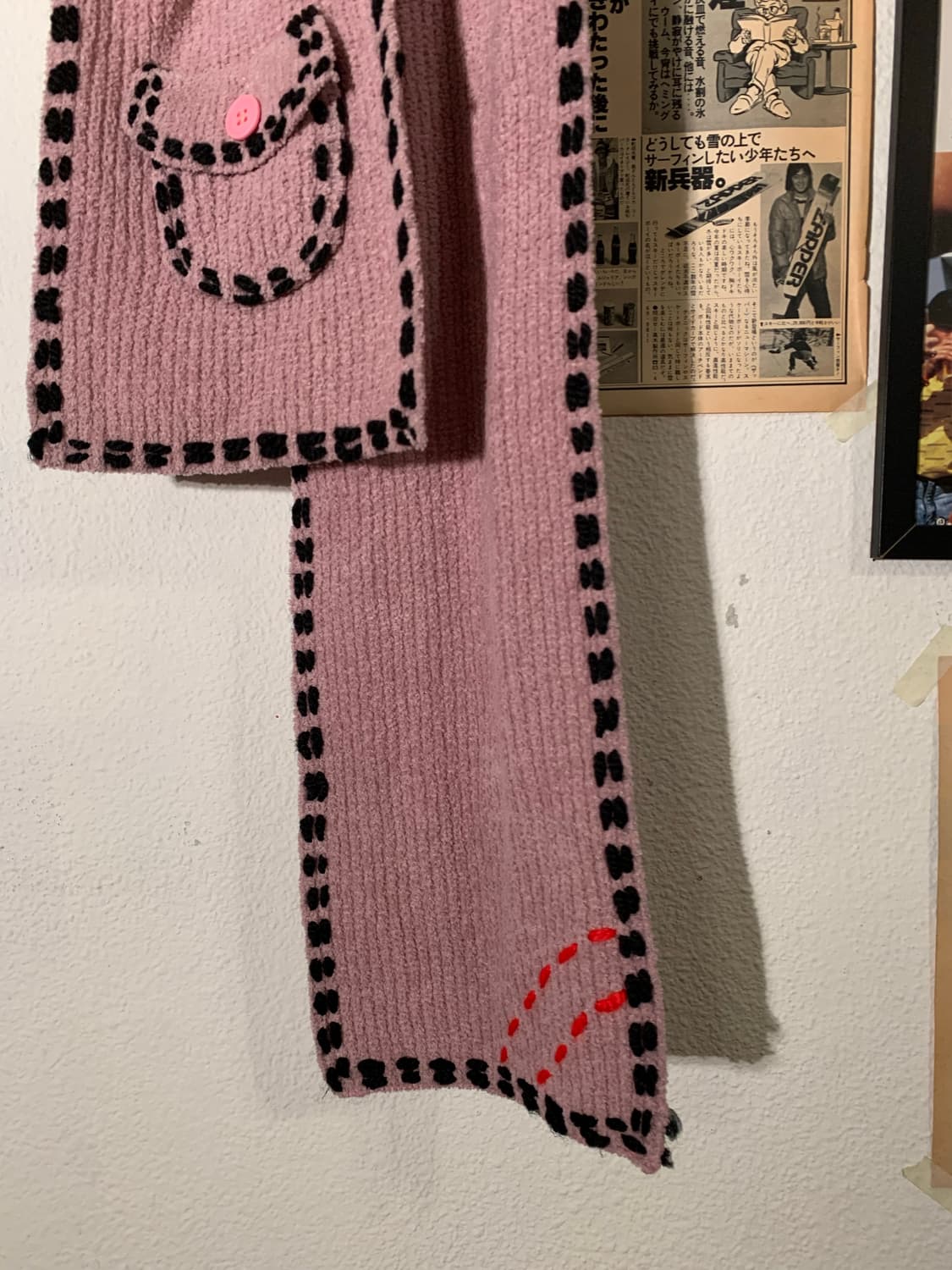 핑거린 핸드스티치 포켓 머플러 블랙 핑크 상품이미지3