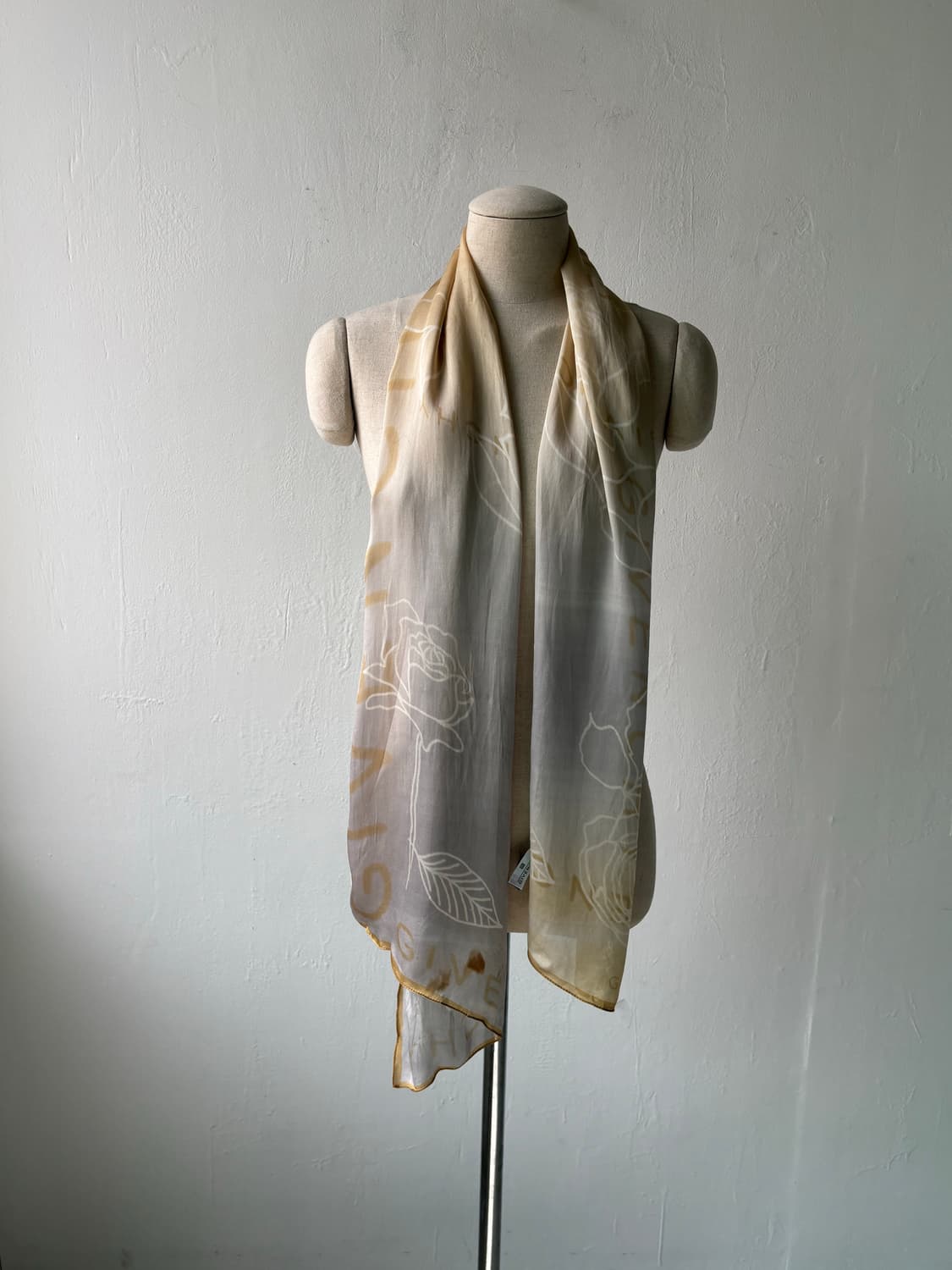 지방시 실크 스카프 상품이미지4