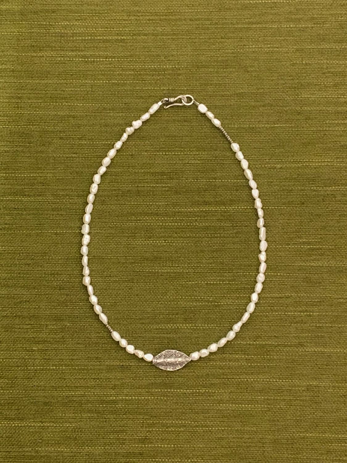 pearl necklace with karen silver leaf 상품이미지5