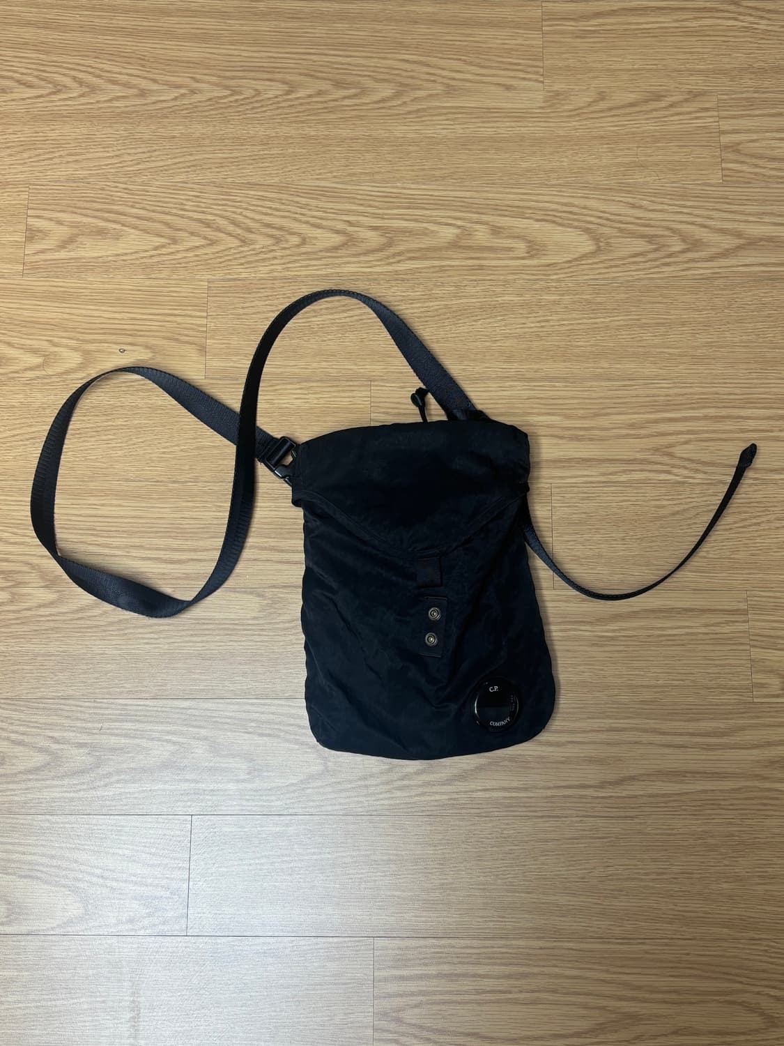 씨피컴퍼니 C.P COMPANY 크로스바디 백 상품이미지1