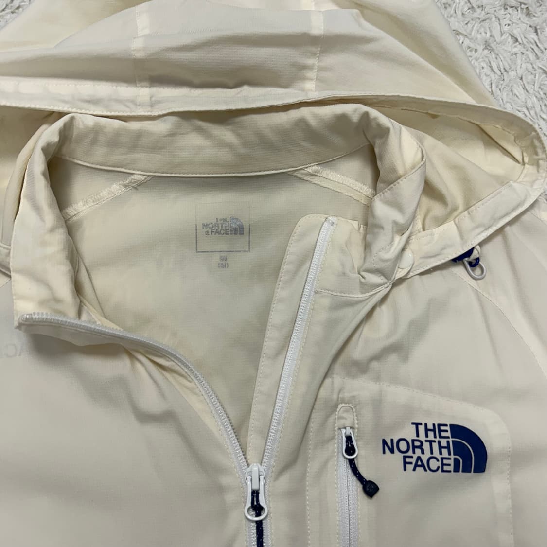 The North Face ivory cream windbreaker   상품이미지6