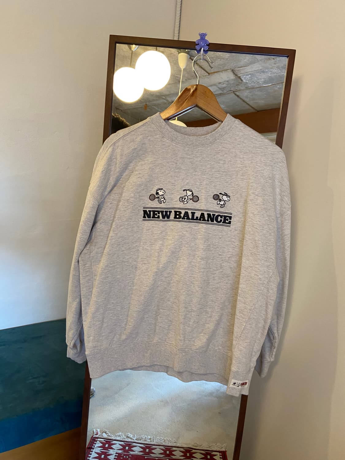 뉴발란스x스누피 맨투맨 상품이미지2