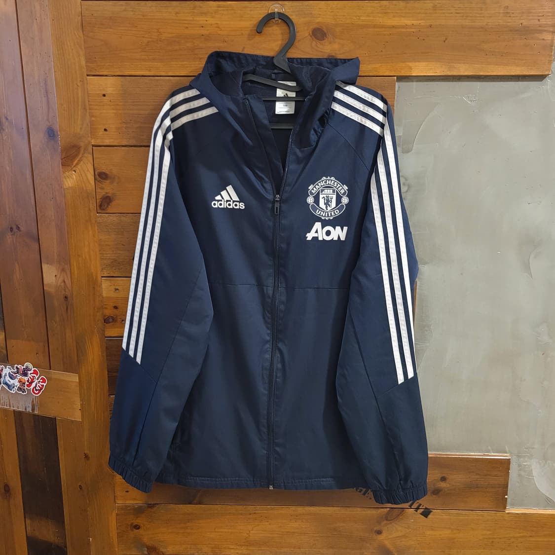 아디다스 맨유 바람막이 105(XL) 상품이미지1