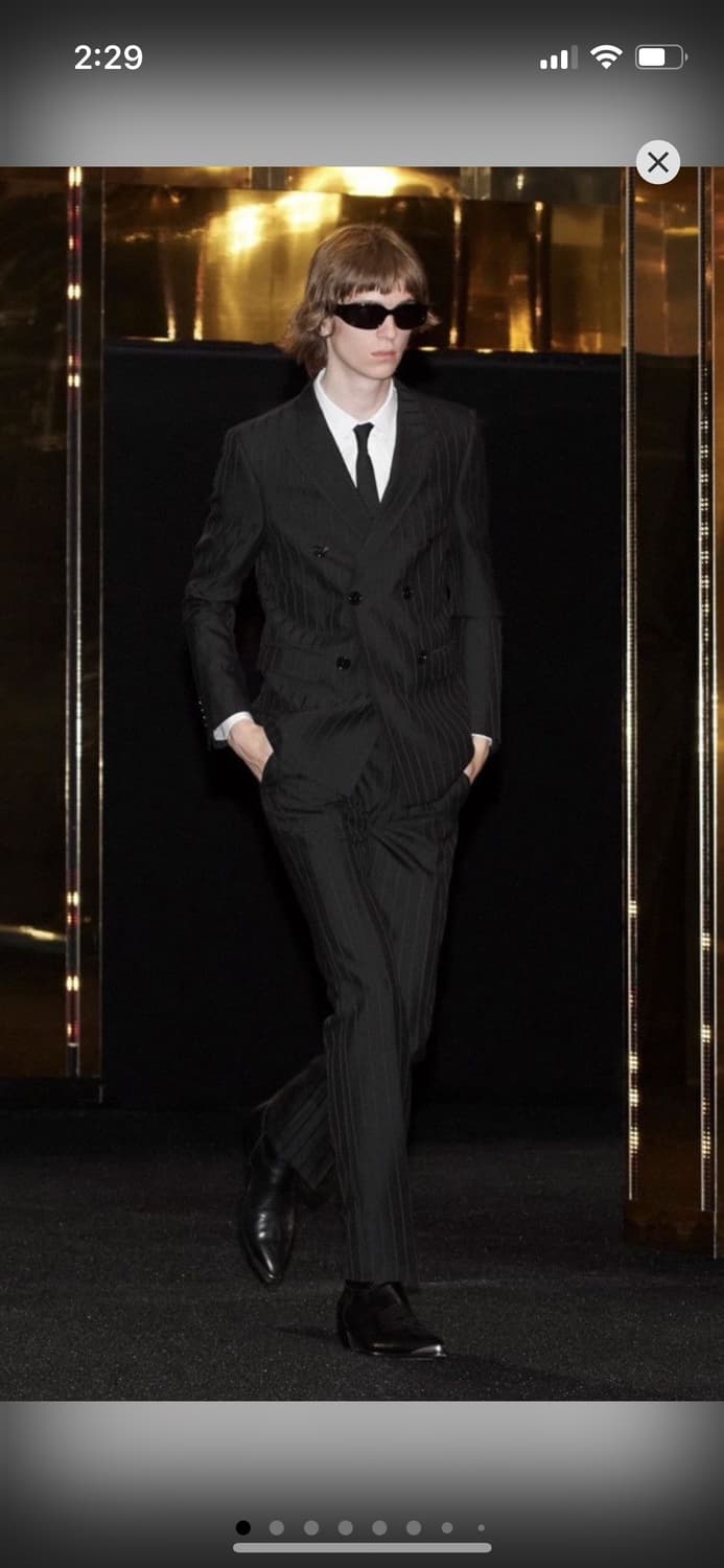 셀린느 스트라이프 더블 수트 상품이미지1