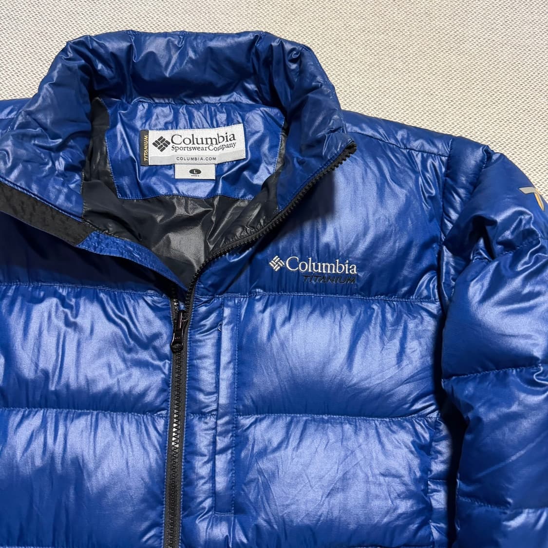 컬럼비아 티타늄 구스다운 경량패딩 상품이미지2
