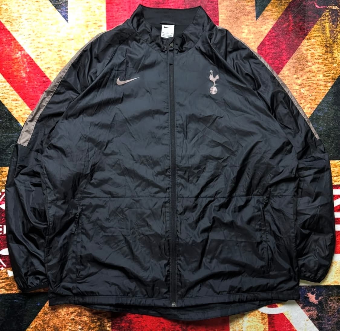 토트넘 나이키 바람막이. 상품이미지1