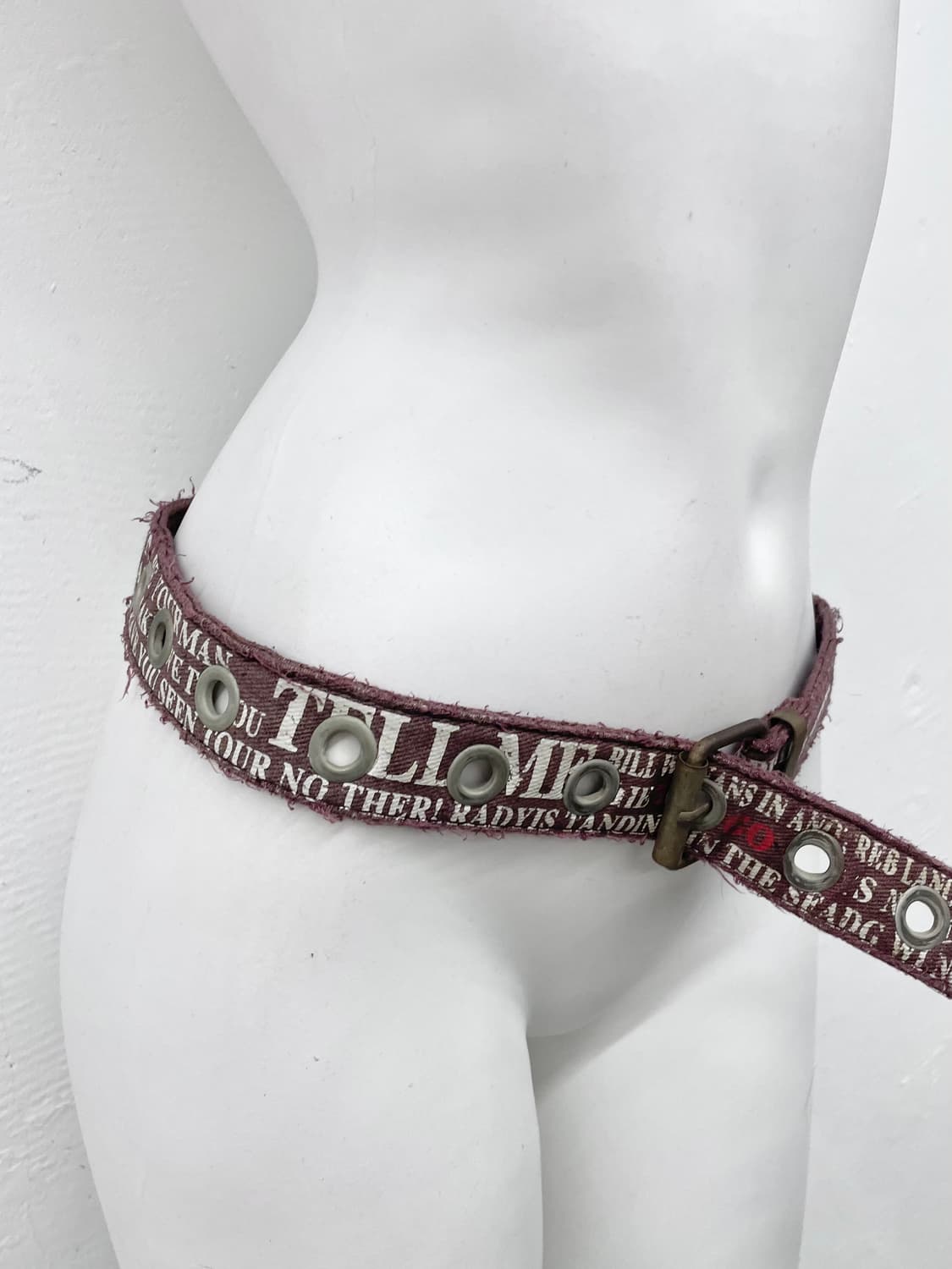 y2k 레터링 펀칭 벨트 상품이미지3