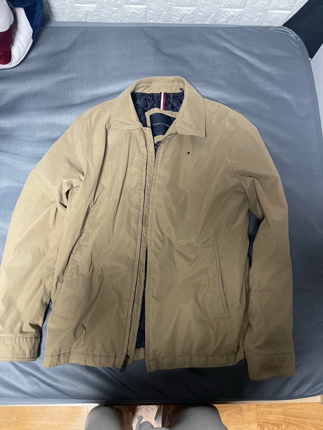 타미힐피거 베이지색 내부 퀼팅 해링턴 자켓 상품이미지1