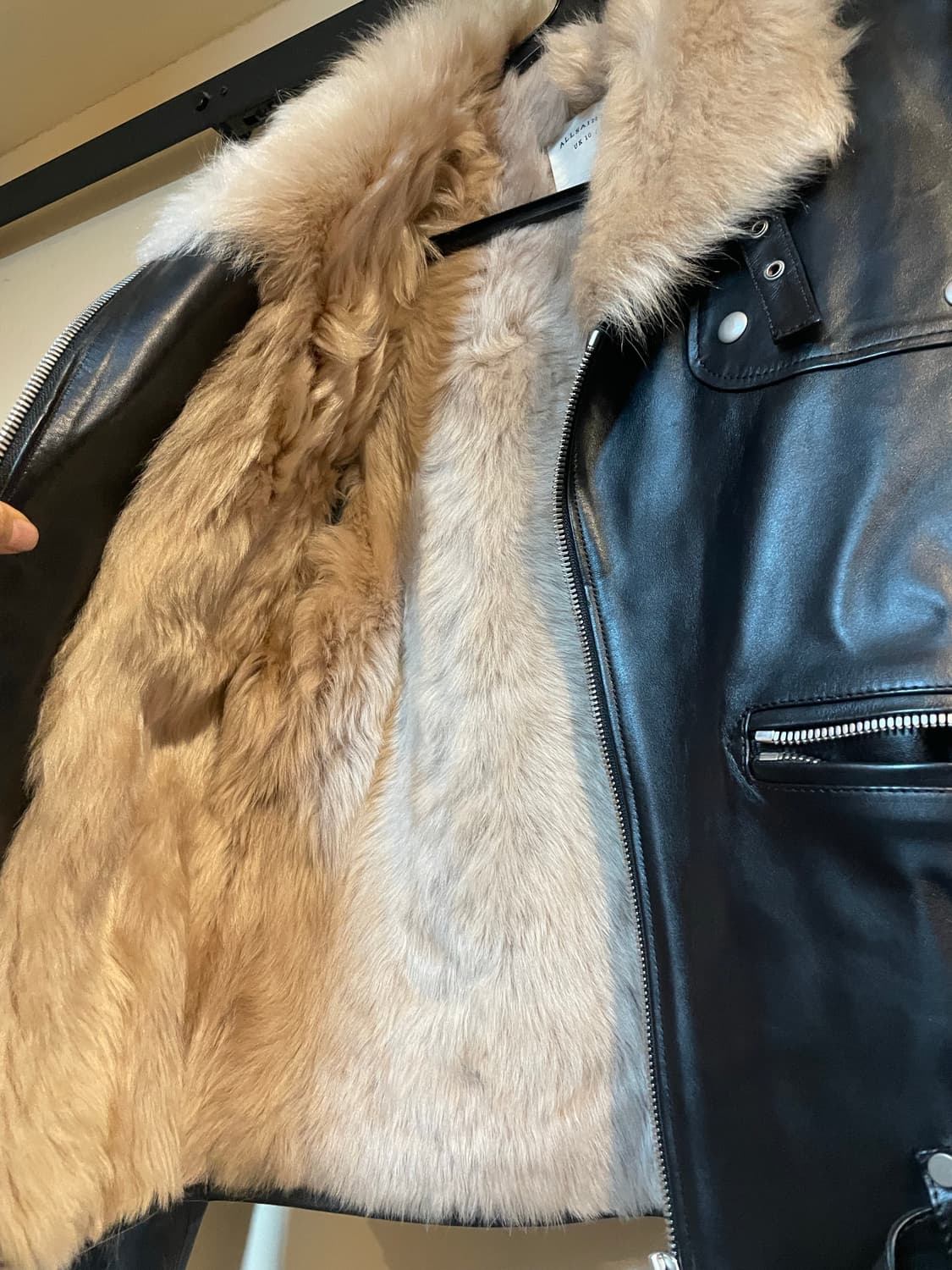 올세인츠 가죽 라이더 퍼자켓입니다 상품이미지4