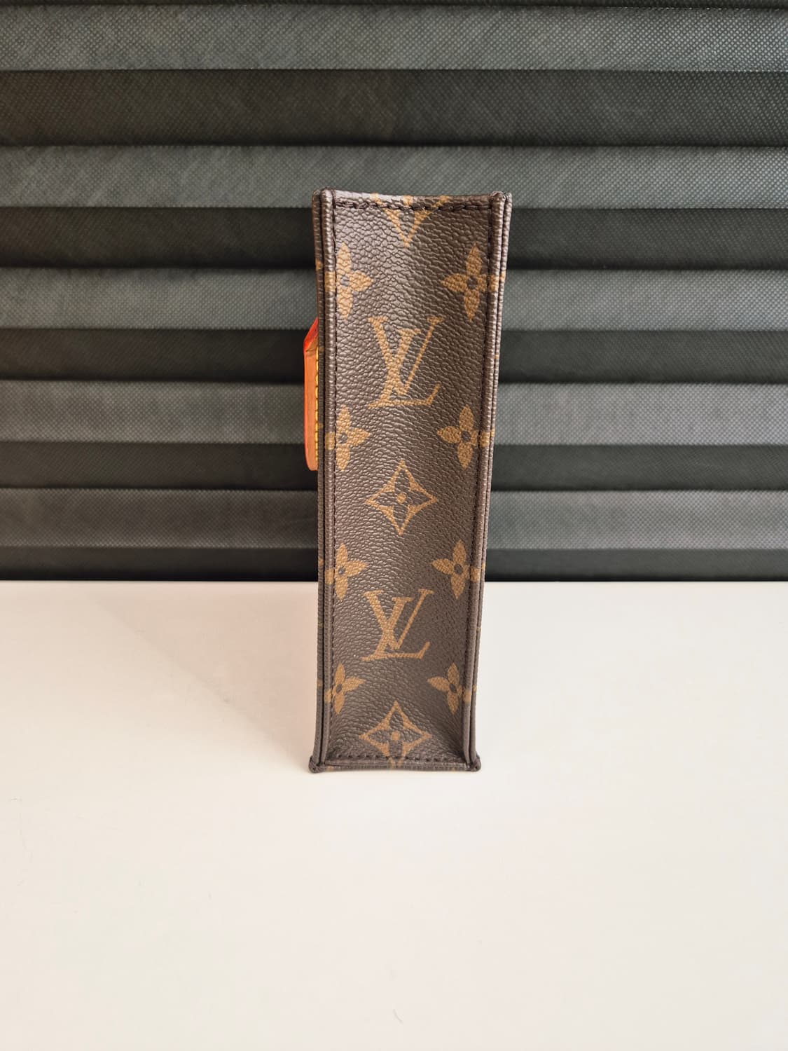 루이비통 쁘띠 삭플라 모노그램 상태 S급 (영수증 포함 풀구성) 상품이미지3