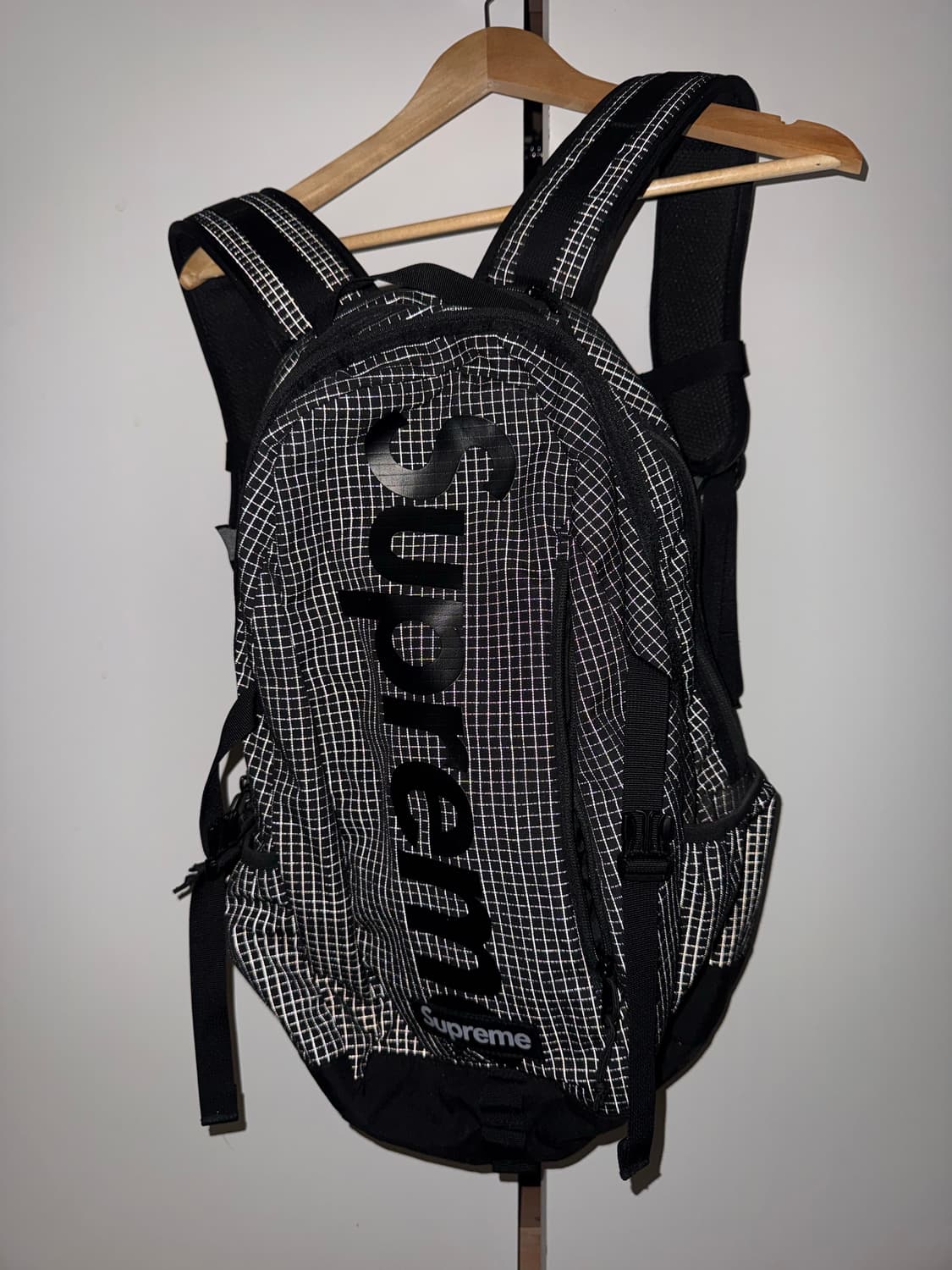슈프림 24ss 백팩 상품이미지1