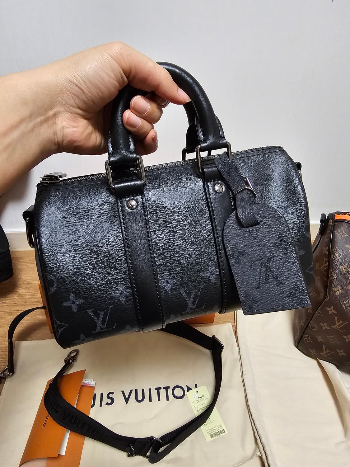 루이비통 이클립스 키폴 반둘리에25 크로스백 (새상품) 상품이미지5