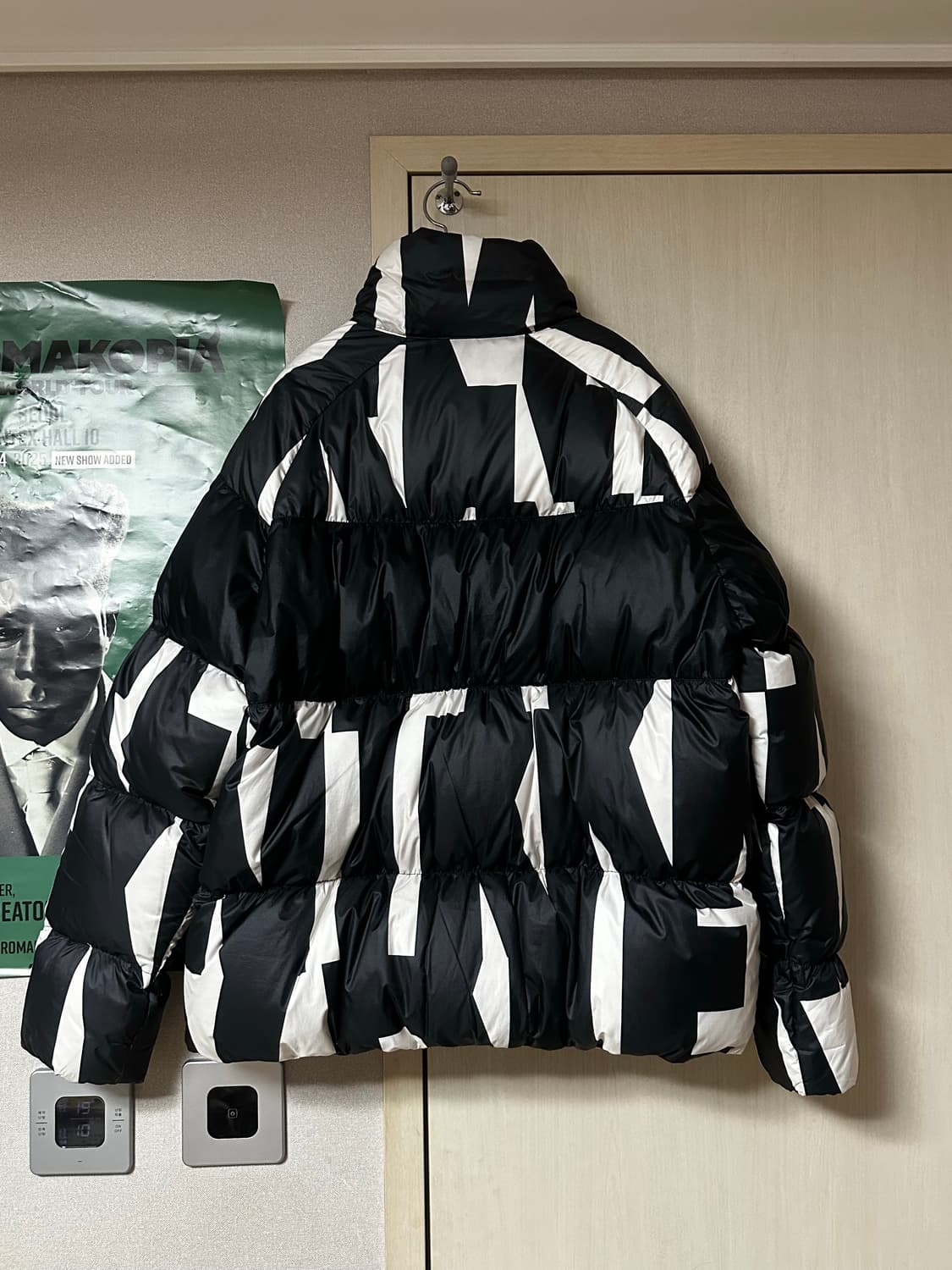 나이키 시즈널필 다운 패딩 상품이미지3