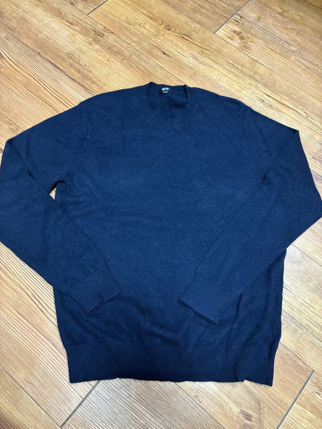 유니클로 캐시미어 니트 네이비 상품이미지1