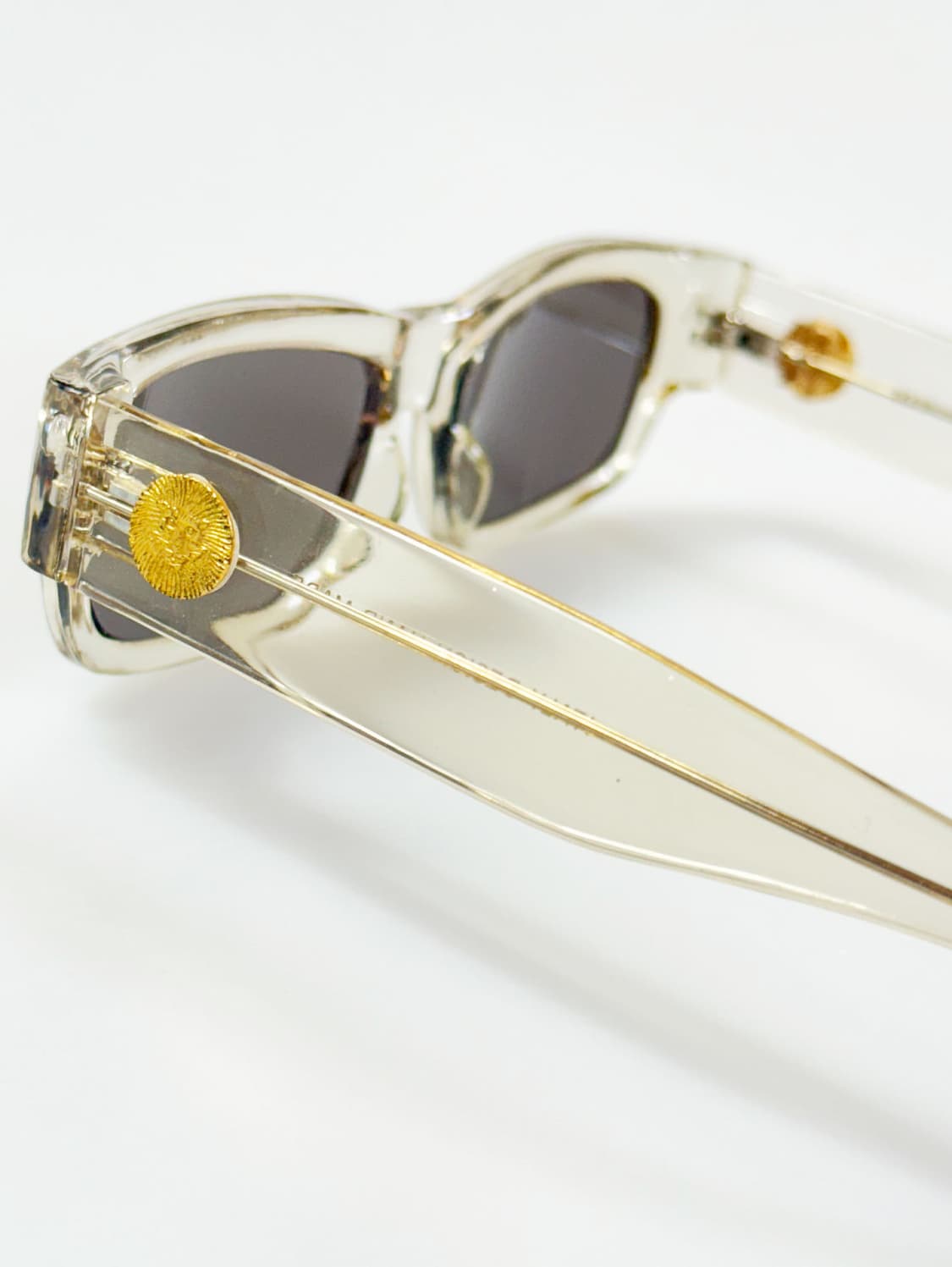 90s 유럽제 클리어 볼드 스퀘어 골드 엠블럼 빈티지 선글라스 상품이미지4