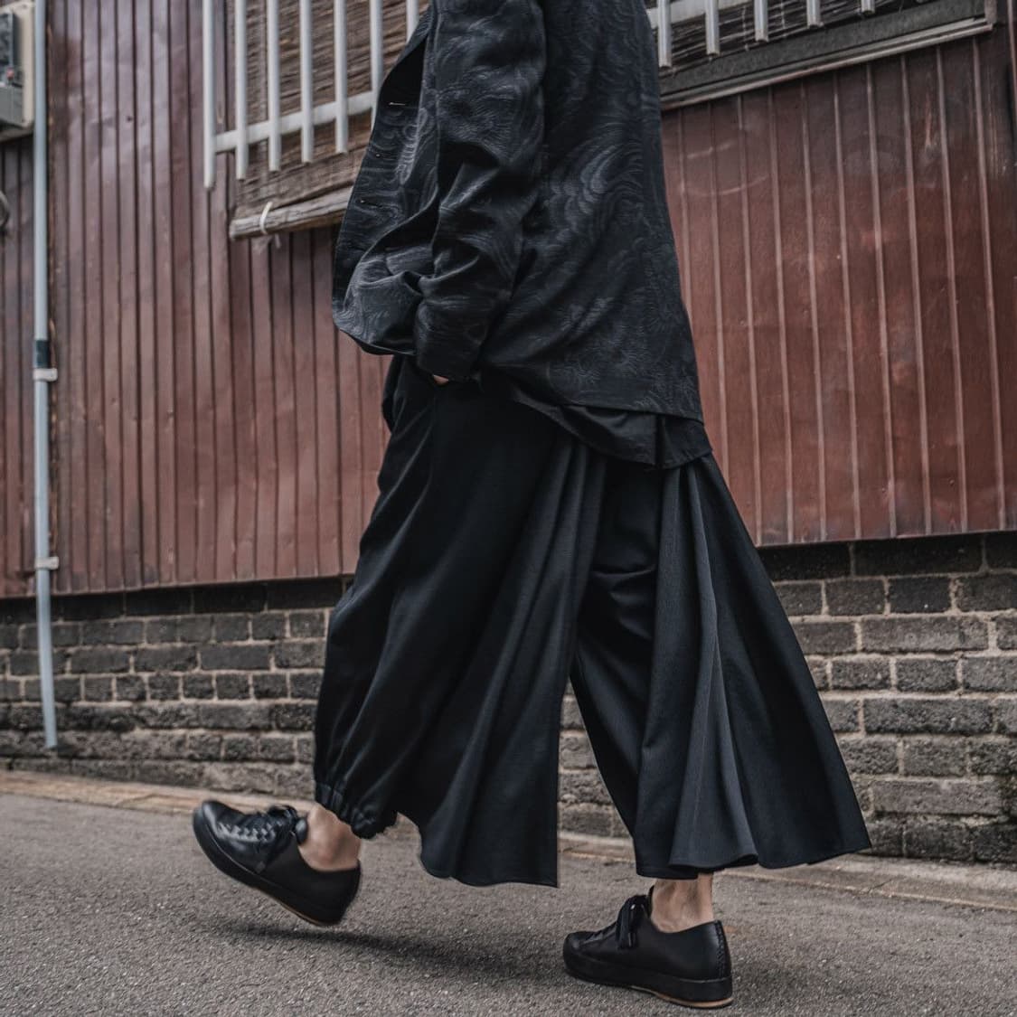 yohji yamamoto pour homme 카라스 팬츠 상품이미지1