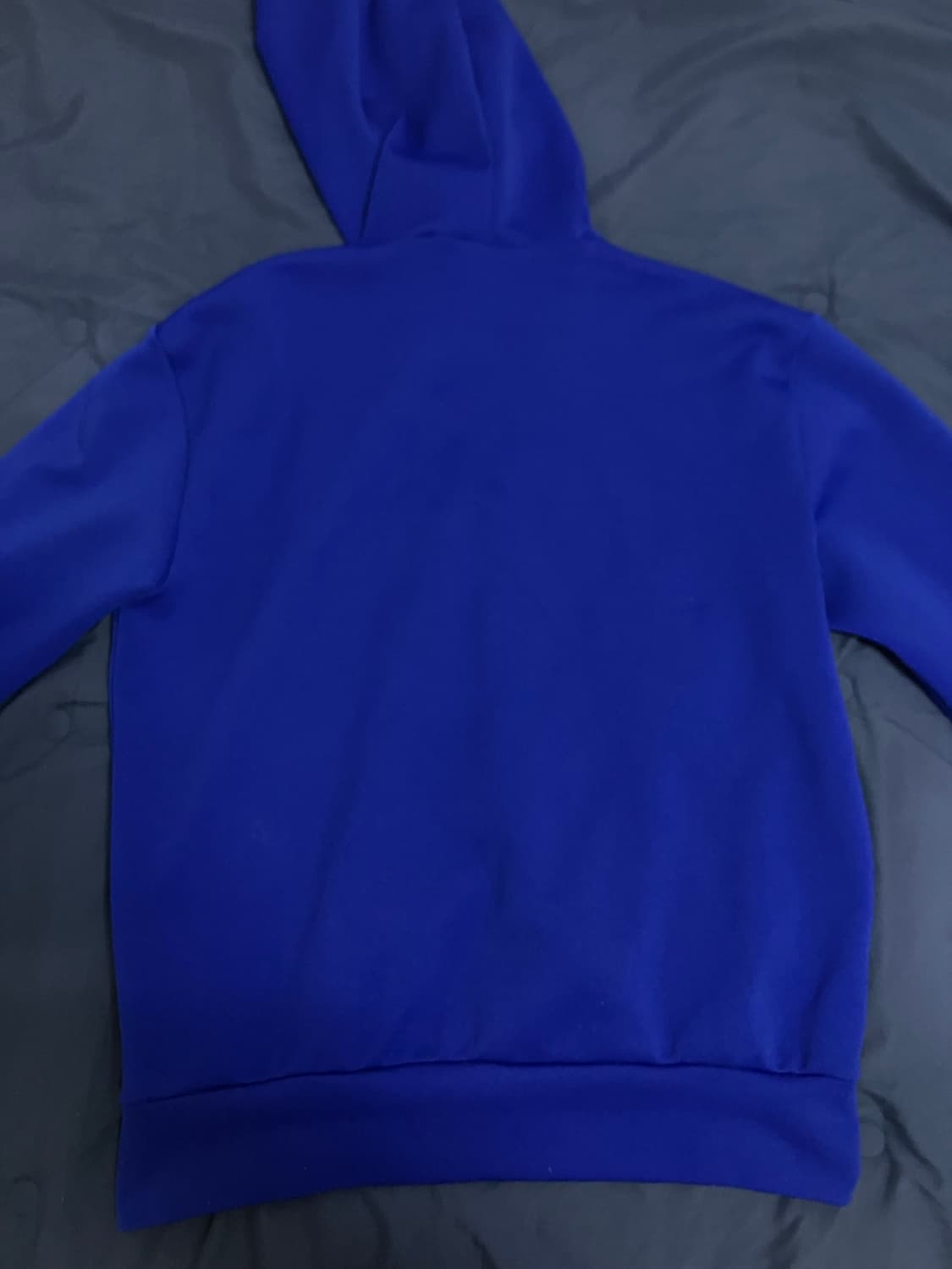 L 꼼데가르송 레드 와펜 블루 후드 상품이미지3