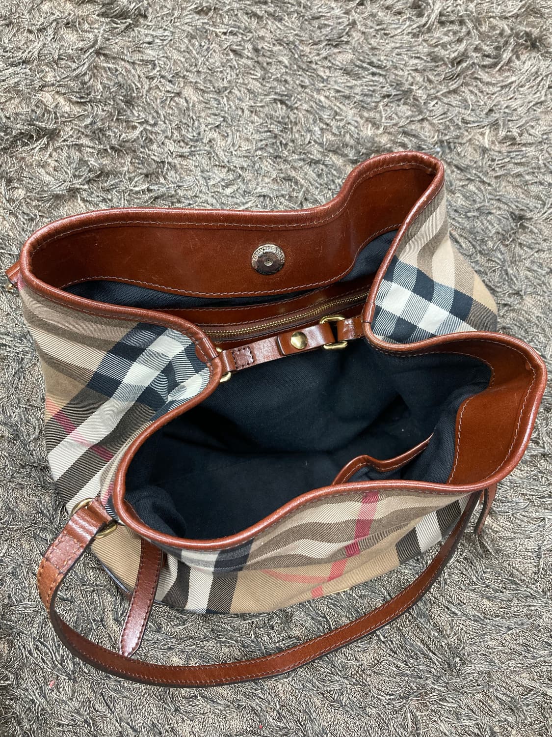 버버리 여성토트백 상품이미지9