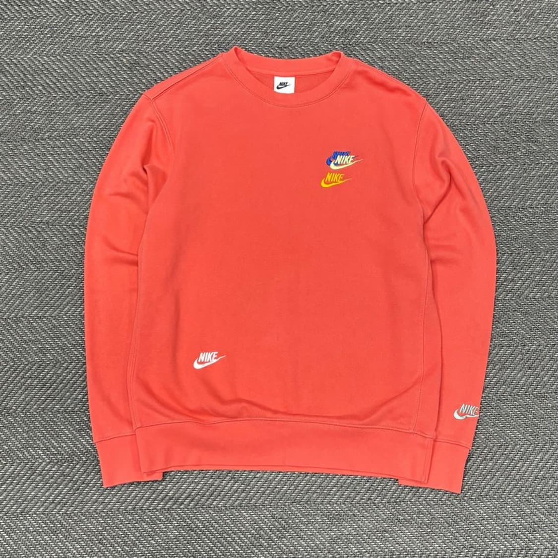 나이키 트리플스우시 맨투맨 v0389 상품이미지1