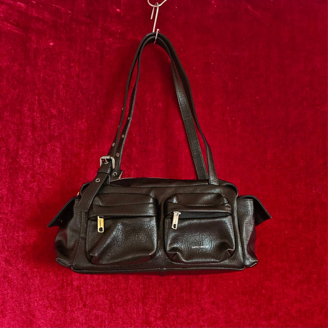 (새상품)세이모온도 유틸리티 숄더백

32 x 14.5 x9size 상품이미지3
