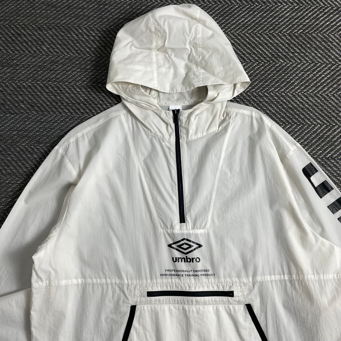 엄브로 빅로고 박시핏 나일론 우븐 아노락o 3796 상품이미지4