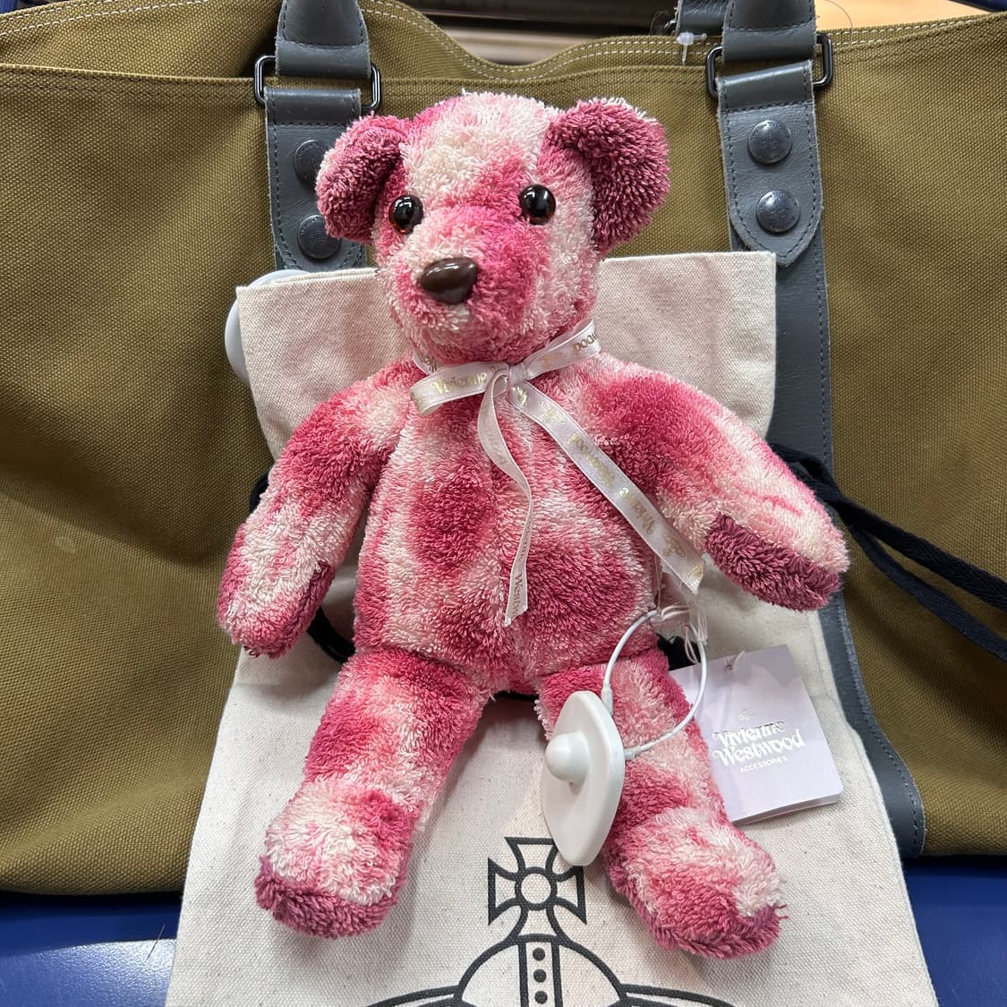 Vivienne Westwood Pink Teddy Bear 상품이미지2