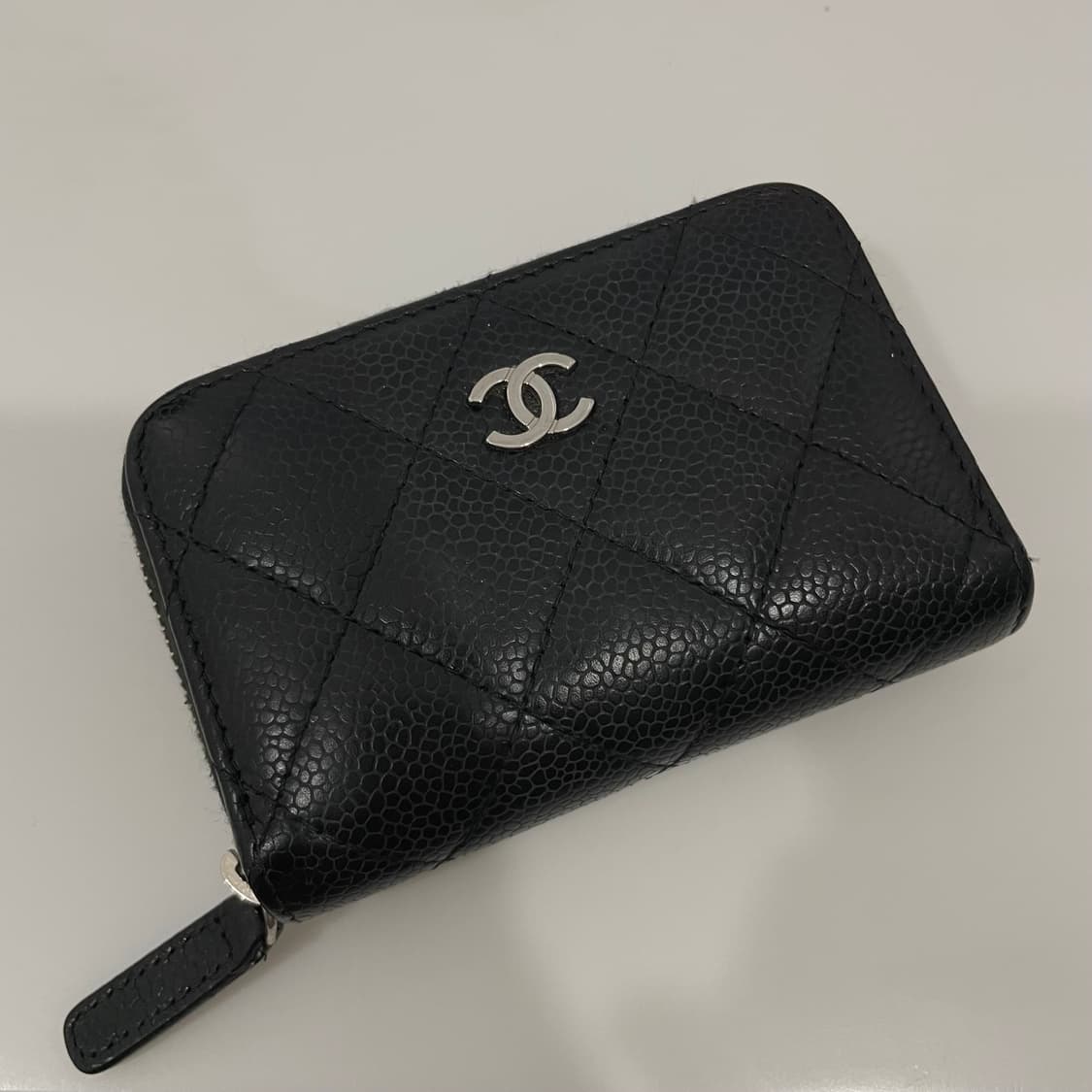 샤넬 클래식 퀄팅 지퍼 지갑 상품이미지1