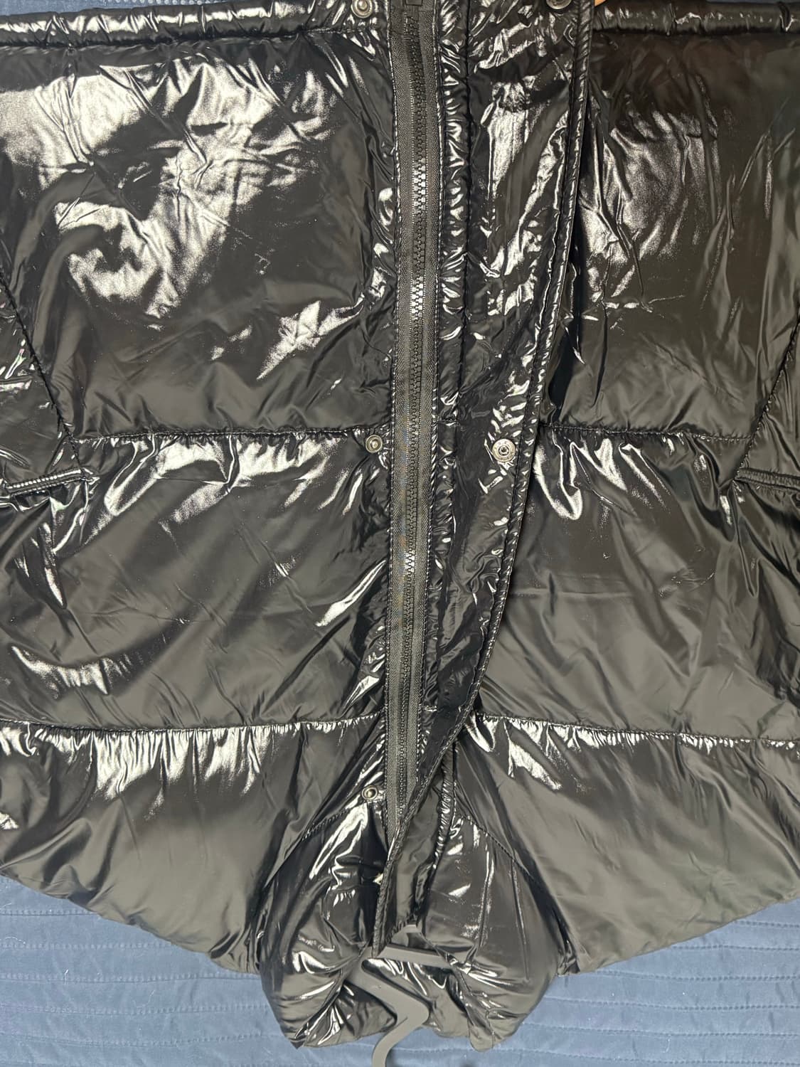 유광 블랙 패딩  상품이미지3