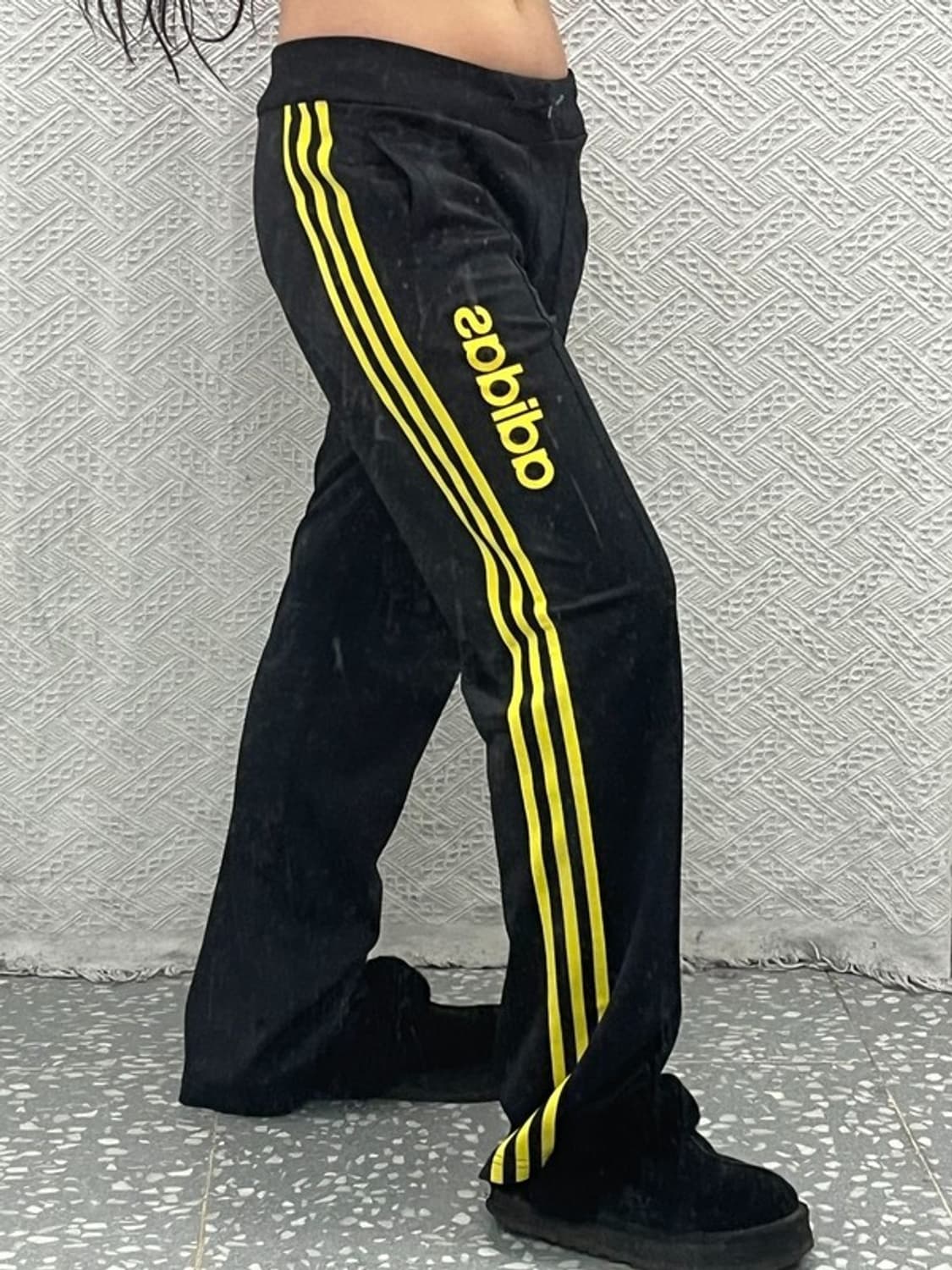 아디다스 대장급 00's 미드로고 블랙 옐로우 트랙팬츠 95 C06716 상품이미지1