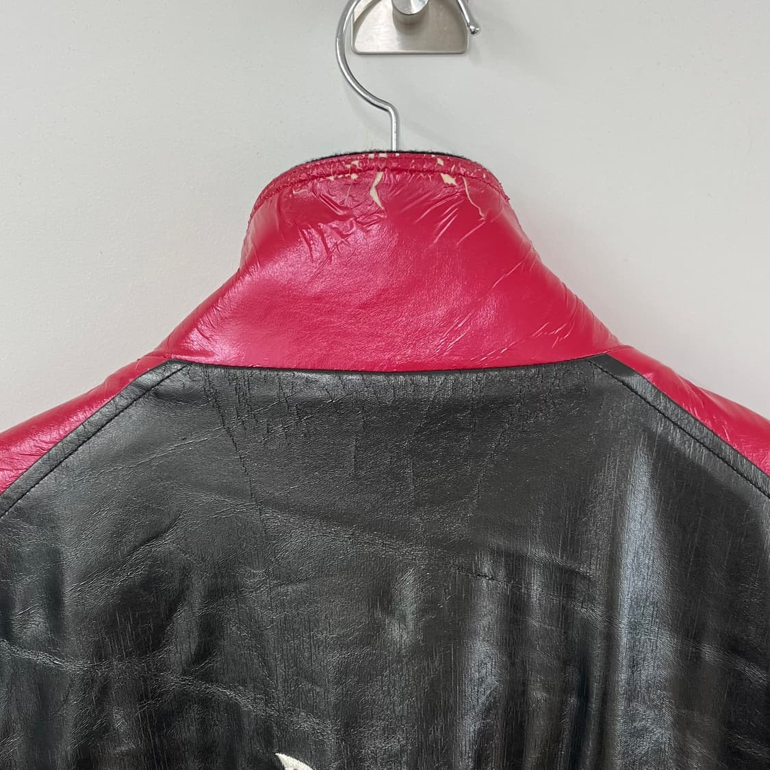 LG트윈스 데상트 구로고 유광점퍼 상품이미지7