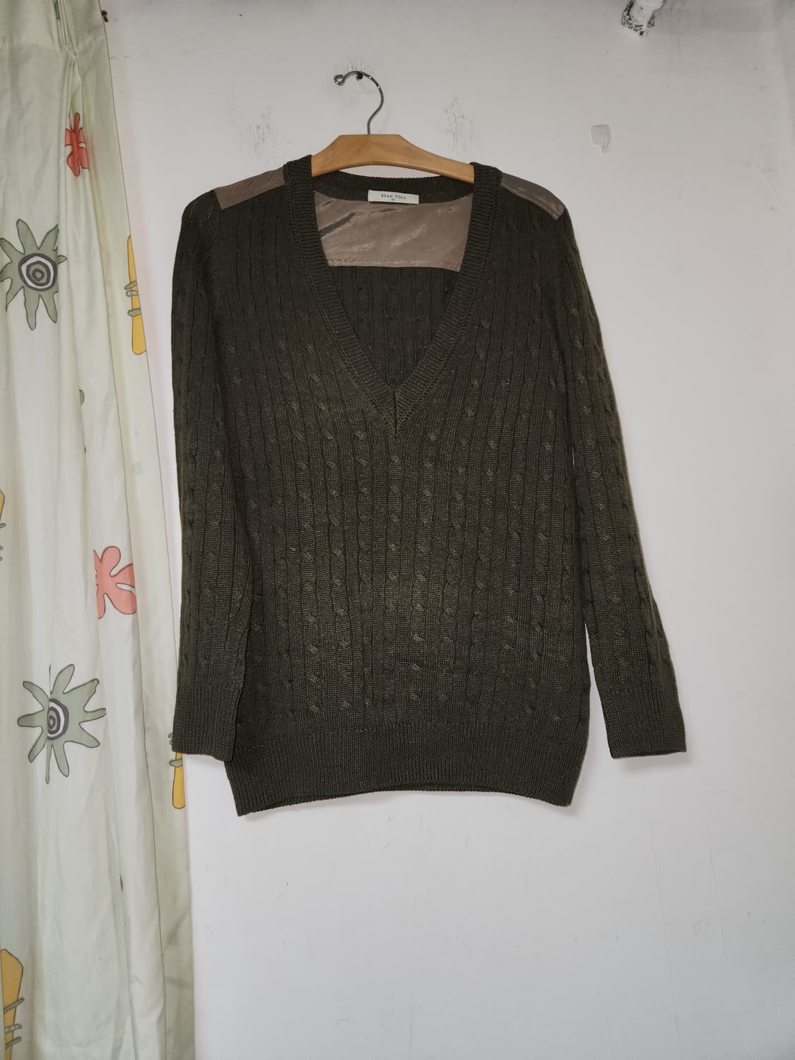 빈폴 꽈배기 브이넥 니트 카키색. 95 상품이미지1