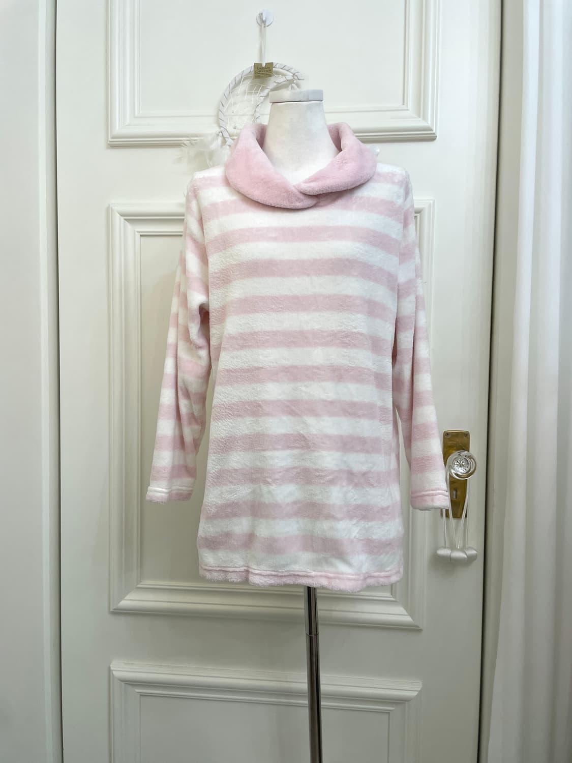 pink white stripe cute fur top(size-M) 상품이미지1