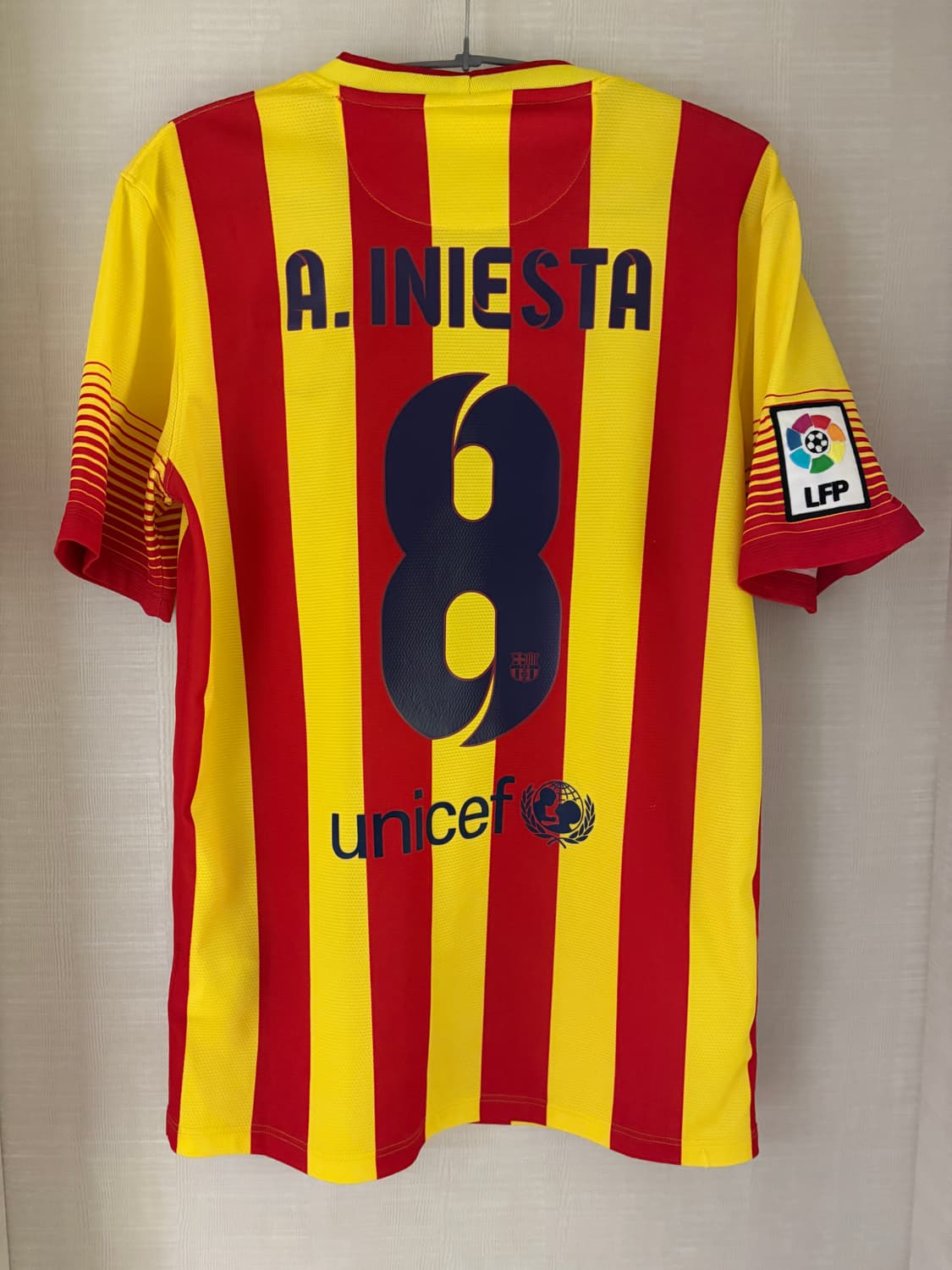 13-14 바르셀로나 어웨이 이니에스타 유니폼 정품 상품이미지1