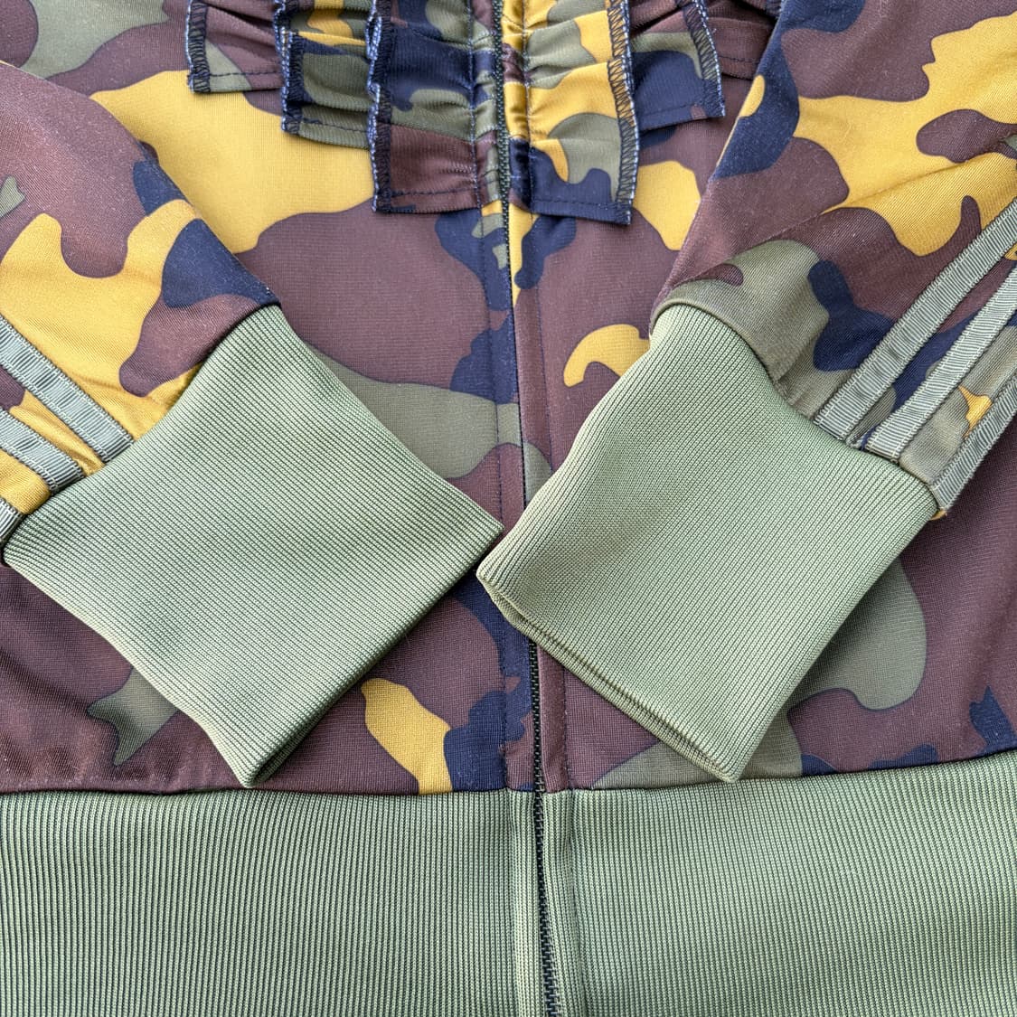 S)아디다스 X 제레미스캇 밀리터리 카모 트랙탑 져지 상품이미지3